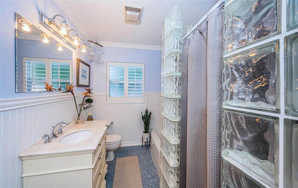 En Venta: $1,395,000 (2 camas, 1 baños, 1733 Pies cuadrados)