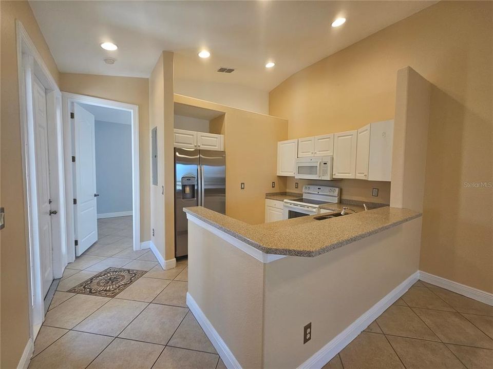 出租: $1,700 (3 贝兹, 2 浴室, 1275 平方英尺)