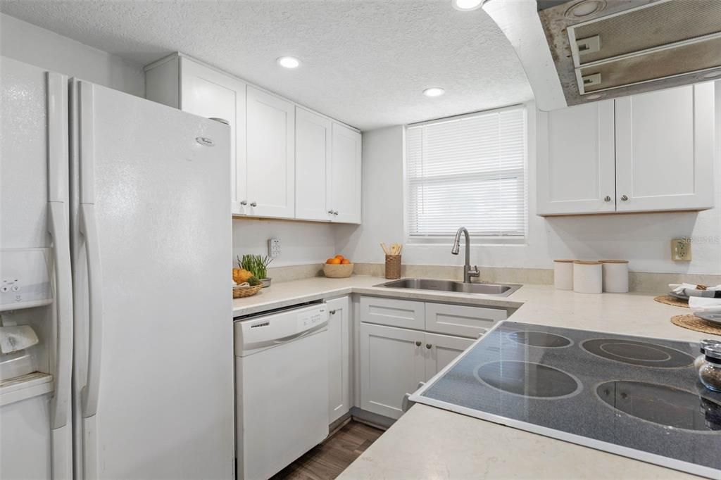 合同活跃: $270,000 (3 贝兹, 2 浴室, 1520 平方英尺)