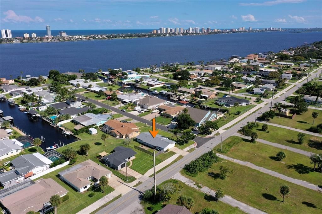 合同活跃: $270,000 (3 贝兹, 2 浴室, 1520 平方英尺)