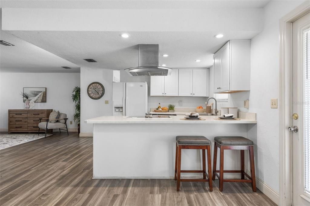 合同活跃: $270,000 (3 贝兹, 2 浴室, 1520 平方英尺)