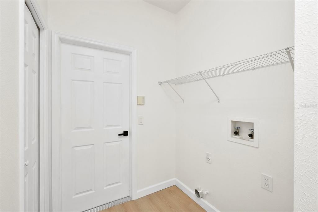 Active With Contract: $545,000 (3 beds, 2 baths, 1739 Square Feet)