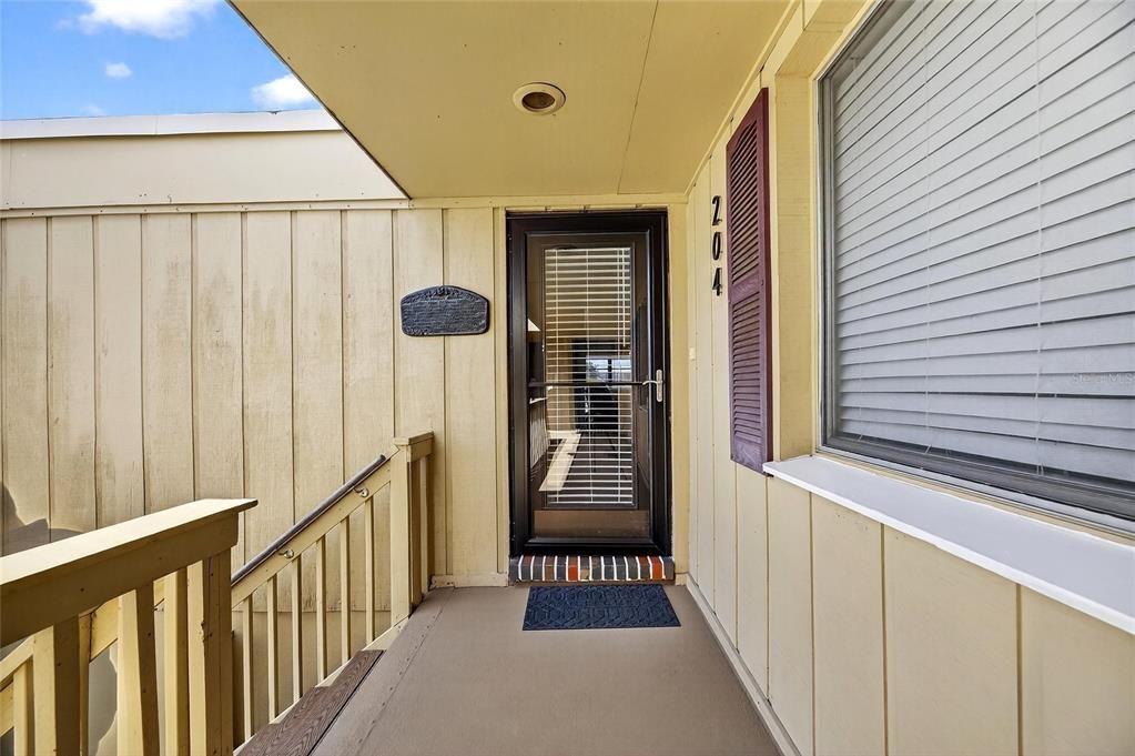 待售: $289,000 (2 贝兹, 1 浴室, 1026 平方英尺)