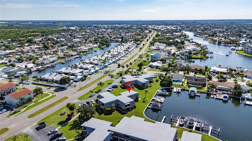 待售: $289,000 (2 贝兹, 1 浴室, 1026 平方英尺)