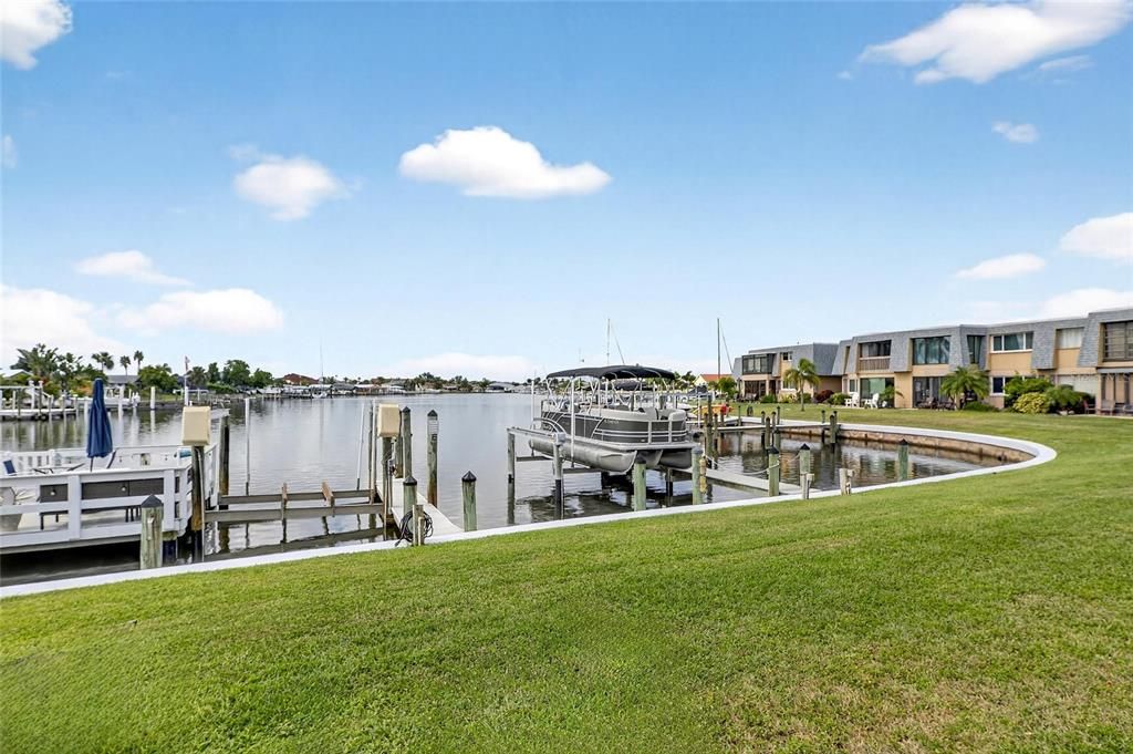 待售: $289,000 (2 贝兹, 1 浴室, 1026 平方英尺)