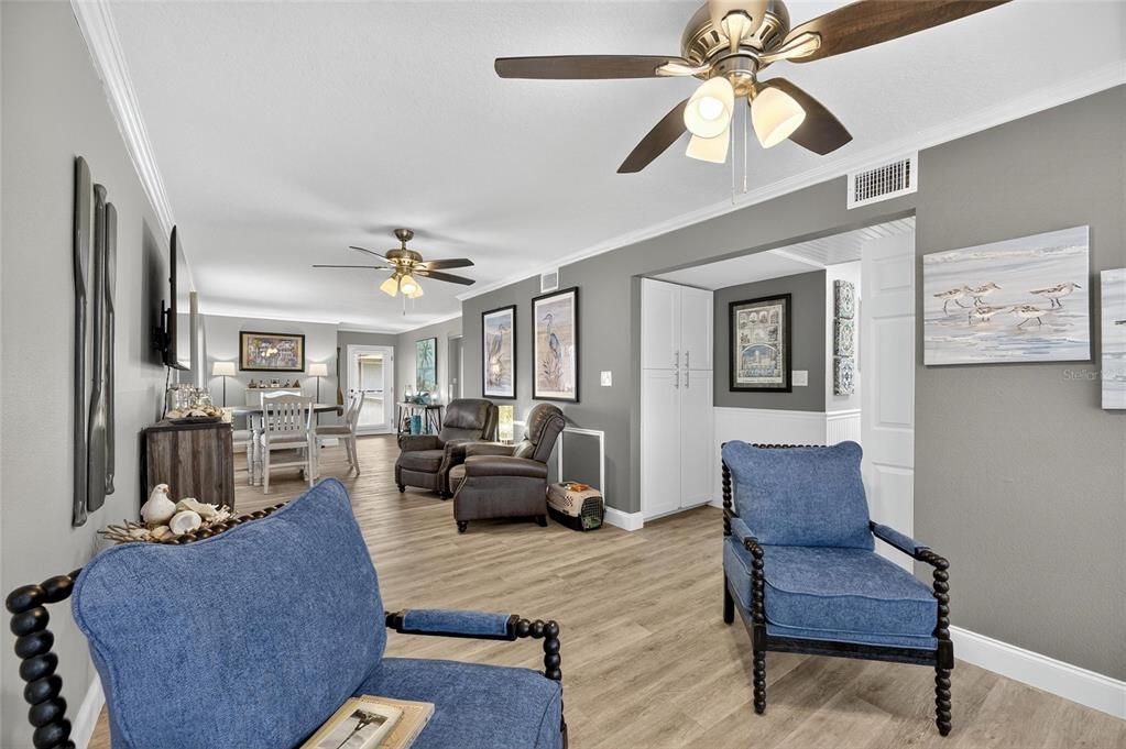 待售: $289,000 (2 贝兹, 1 浴室, 1026 平方英尺)