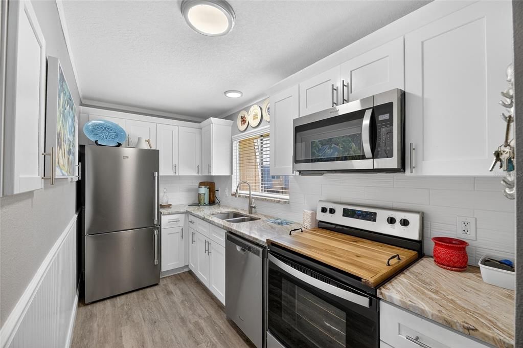 待售: $289,000 (2 贝兹, 1 浴室, 1026 平方英尺)