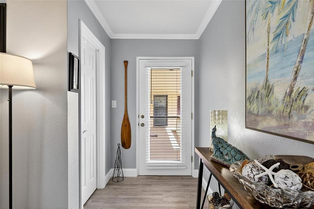 待售: $289,000 (2 贝兹, 1 浴室, 1026 平方英尺)