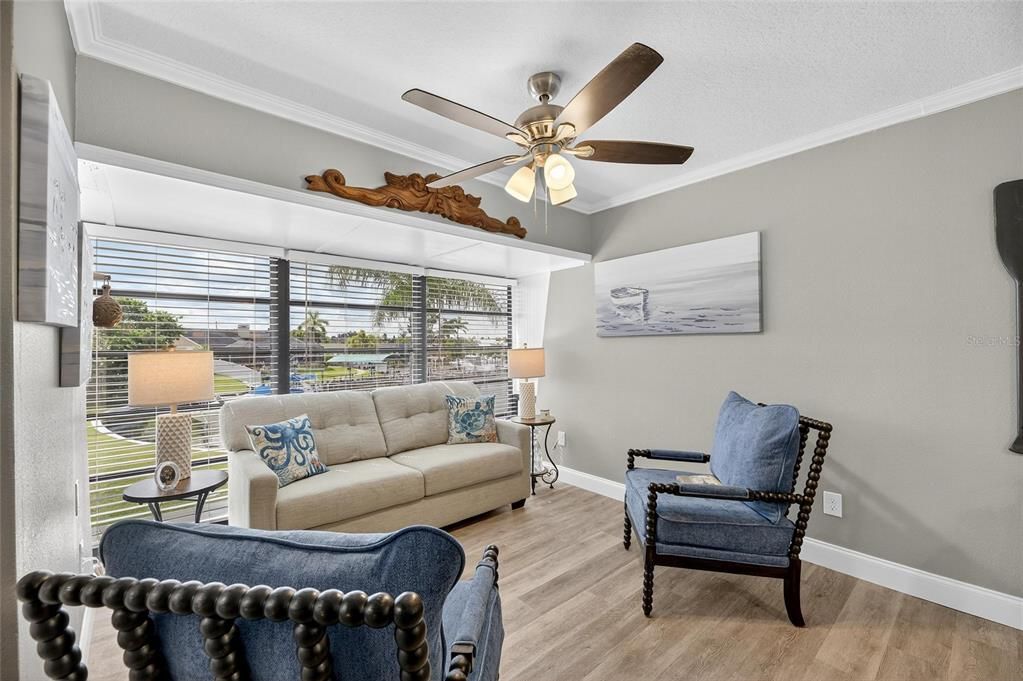 待售: $289,000 (2 贝兹, 1 浴室, 1026 平方英尺)