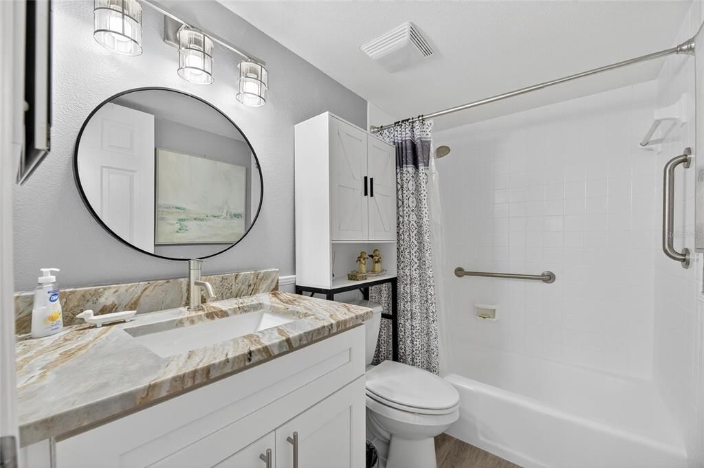 待售: $289,000 (2 贝兹, 1 浴室, 1026 平方英尺)