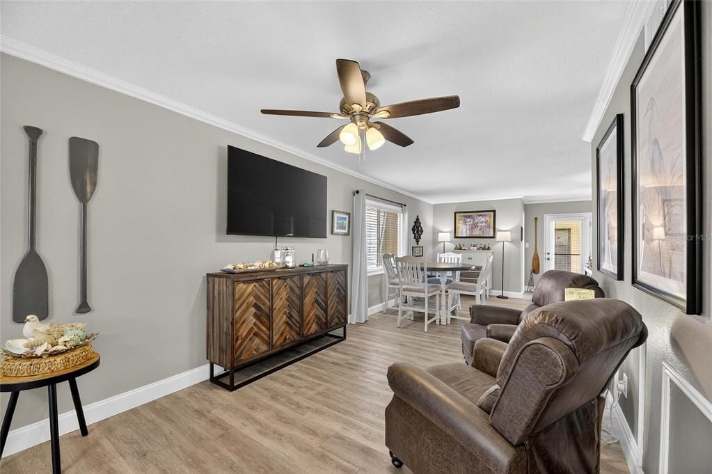 待售: $289,000 (2 贝兹, 1 浴室, 1026 平方英尺)