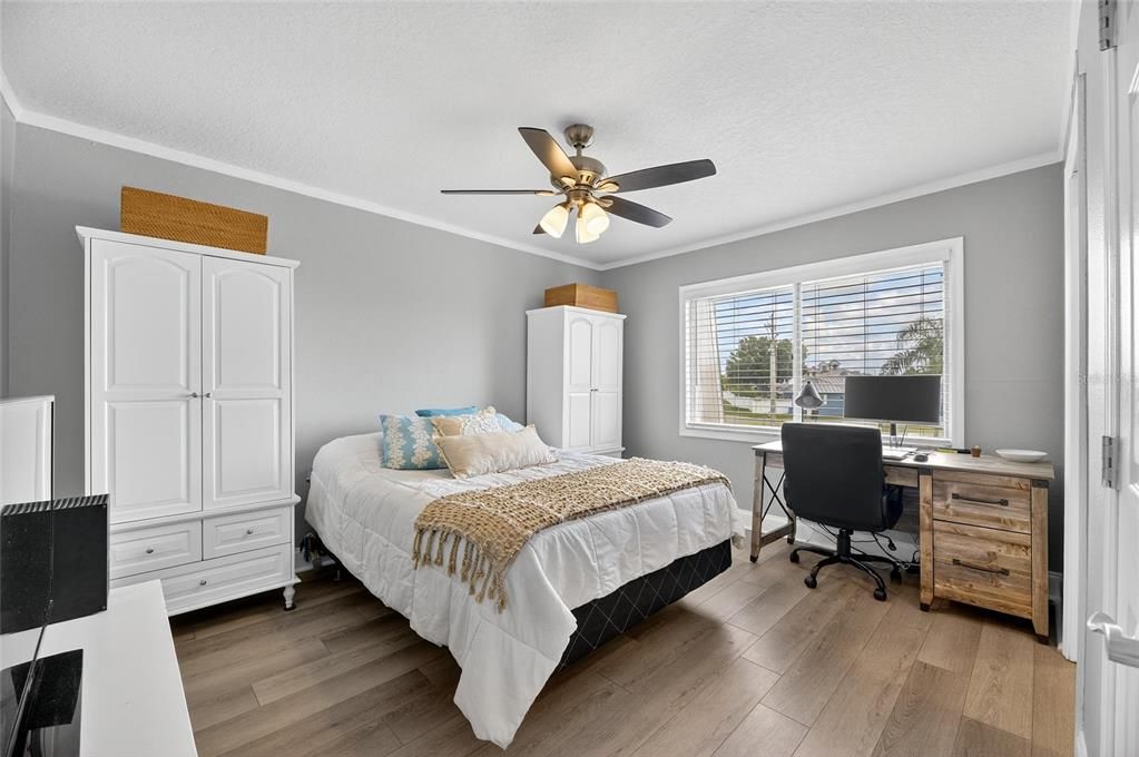 待售: $289,000 (2 贝兹, 1 浴室, 1026 平方英尺)