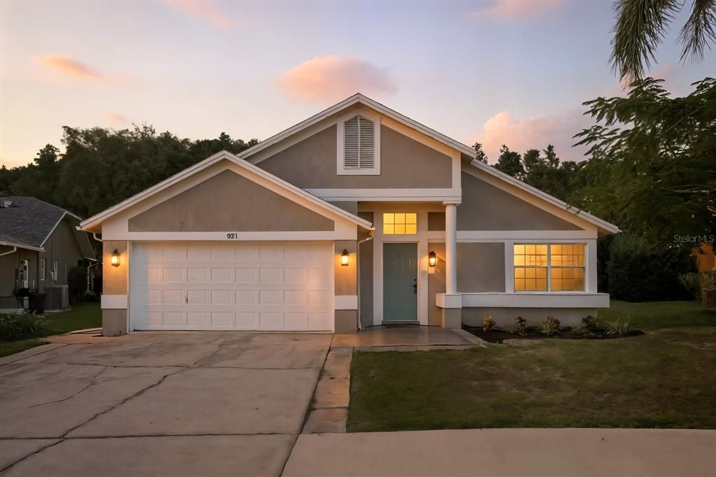 Vendido Recientemente: $425,000 (3 camas, 2 baños, 1640 Pies cuadrados)