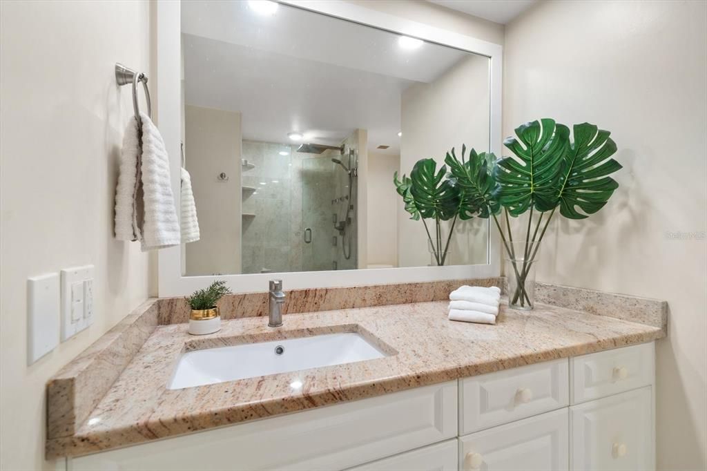 En Venta: $850,000 (2 camas, 2 baños, 1844 Pies cuadrados)