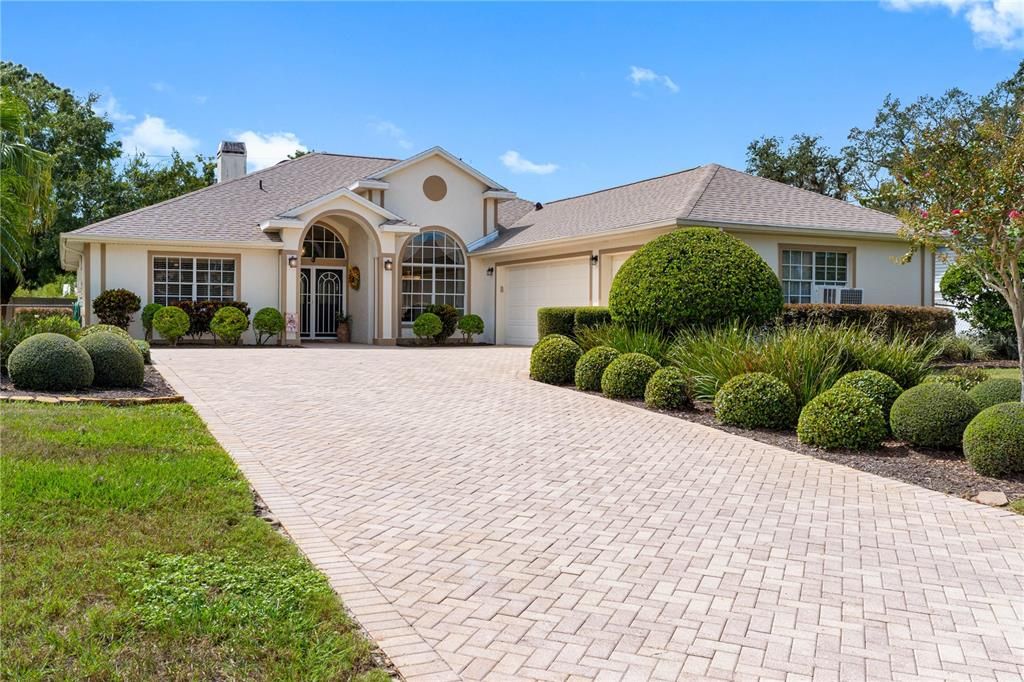 Active With Contract: $439,000 (3 beds, 2 baths, 1988 Square Feet)