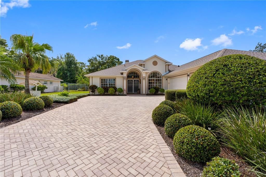 Active With Contract: $439,000 (3 beds, 2 baths, 1988 Square Feet)