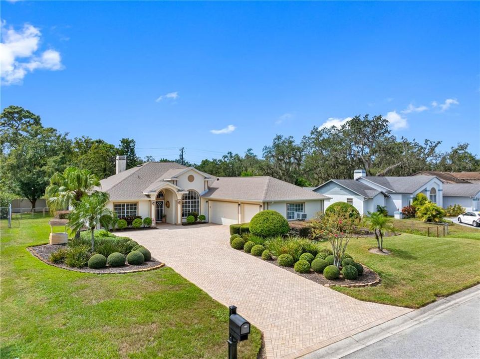 Active With Contract: $439,000 (3 beds, 2 baths, 1988 Square Feet)