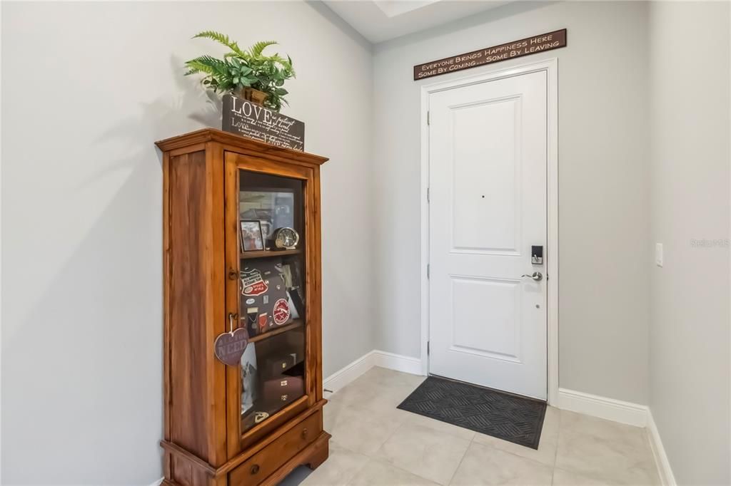 出租: $2,400 (3 贝兹, 3 浴室, 1982 平方英尺)