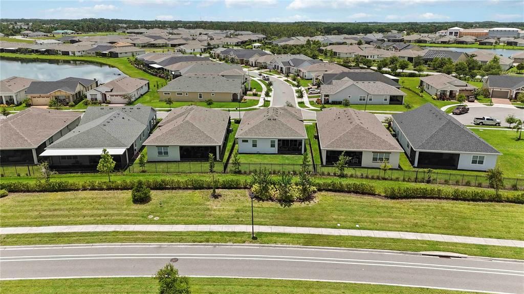 出租: $2,400 (3 贝兹, 3 浴室, 1982 平方英尺)