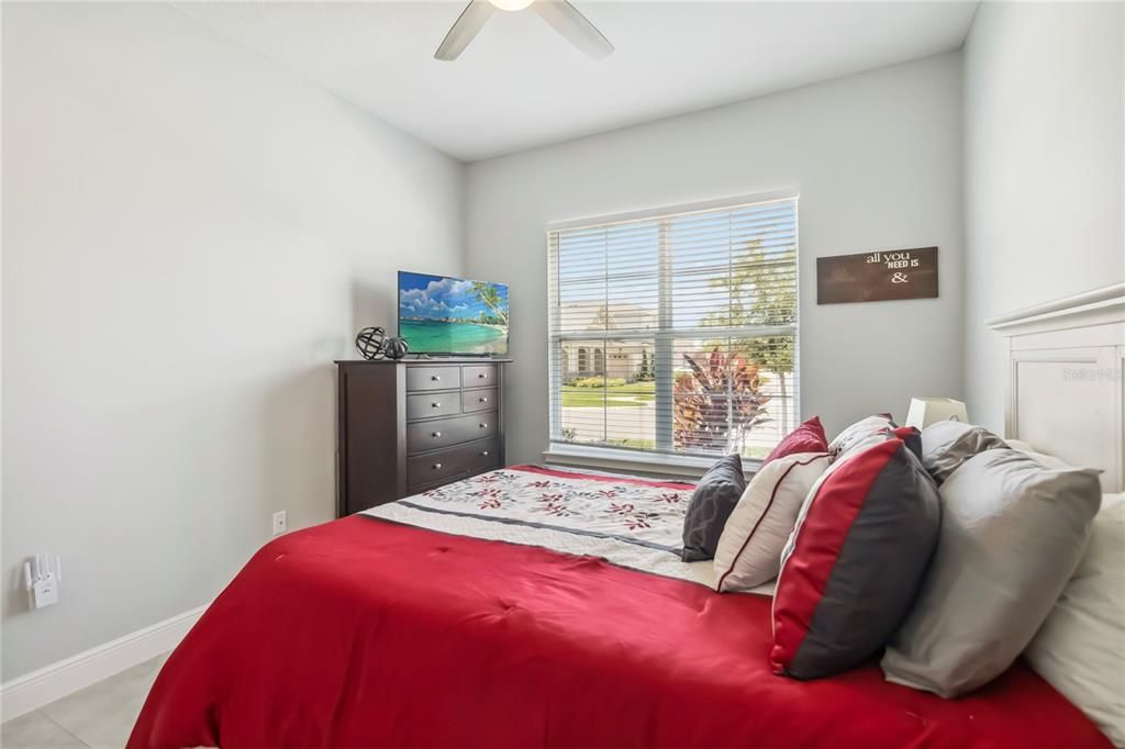 出租: $2,400 (3 贝兹, 3 浴室, 1982 平方英尺)