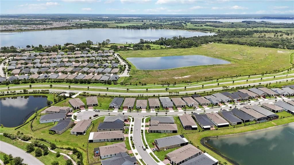 出租: $2,400 (3 贝兹, 3 浴室, 1982 平方英尺)