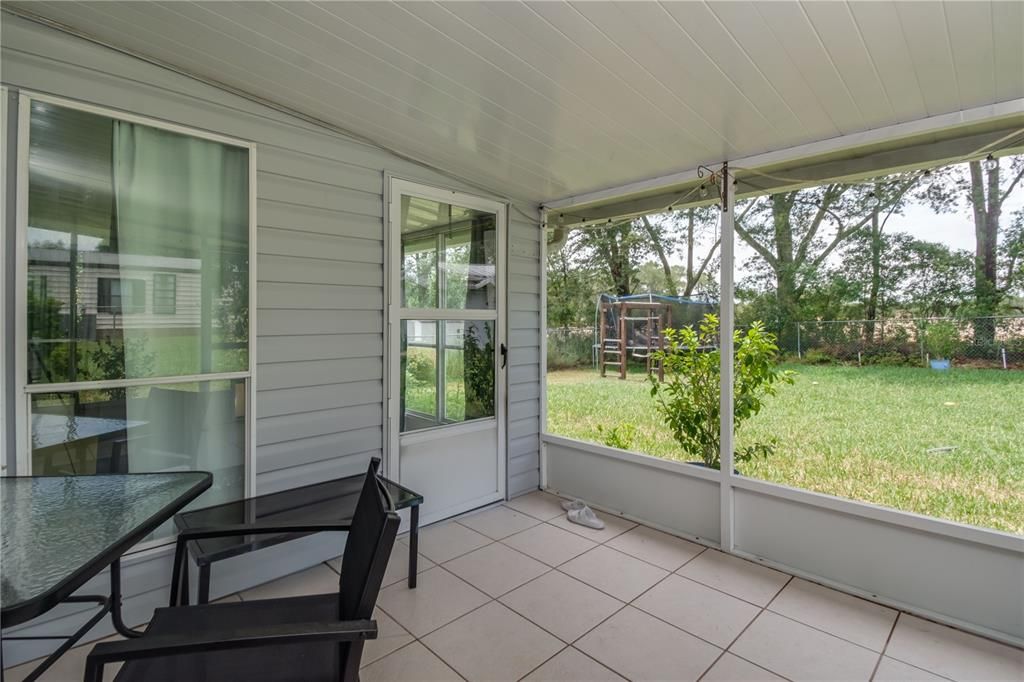 Active With Contract: $230,000 (2 beds, 2 baths, 1218 Square Feet)