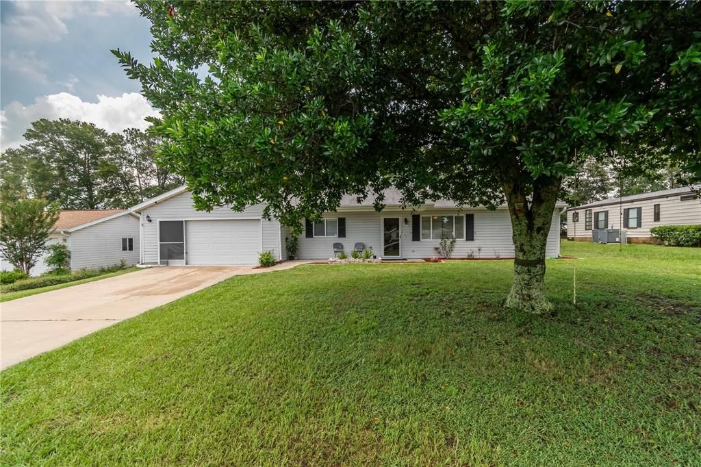 Active With Contract: $230,000 (2 beds, 2 baths, 1218 Square Feet)