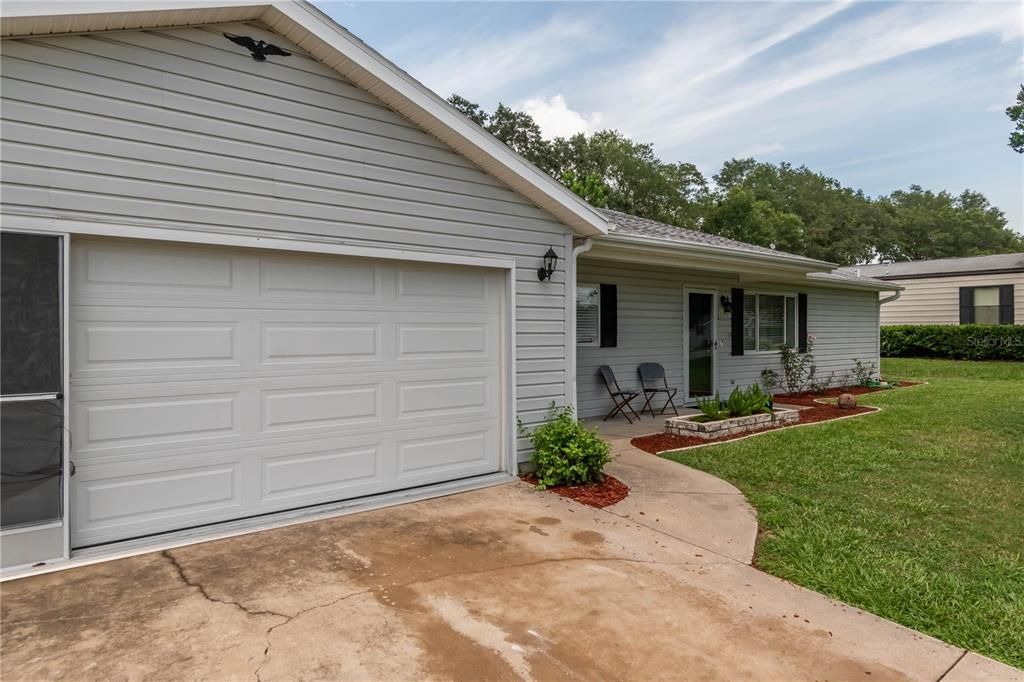 Active With Contract: $230,000 (2 beds, 2 baths, 1218 Square Feet)