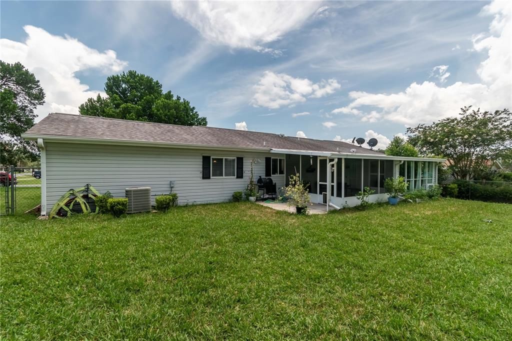 Active With Contract: $230,000 (2 beds, 2 baths, 1218 Square Feet)