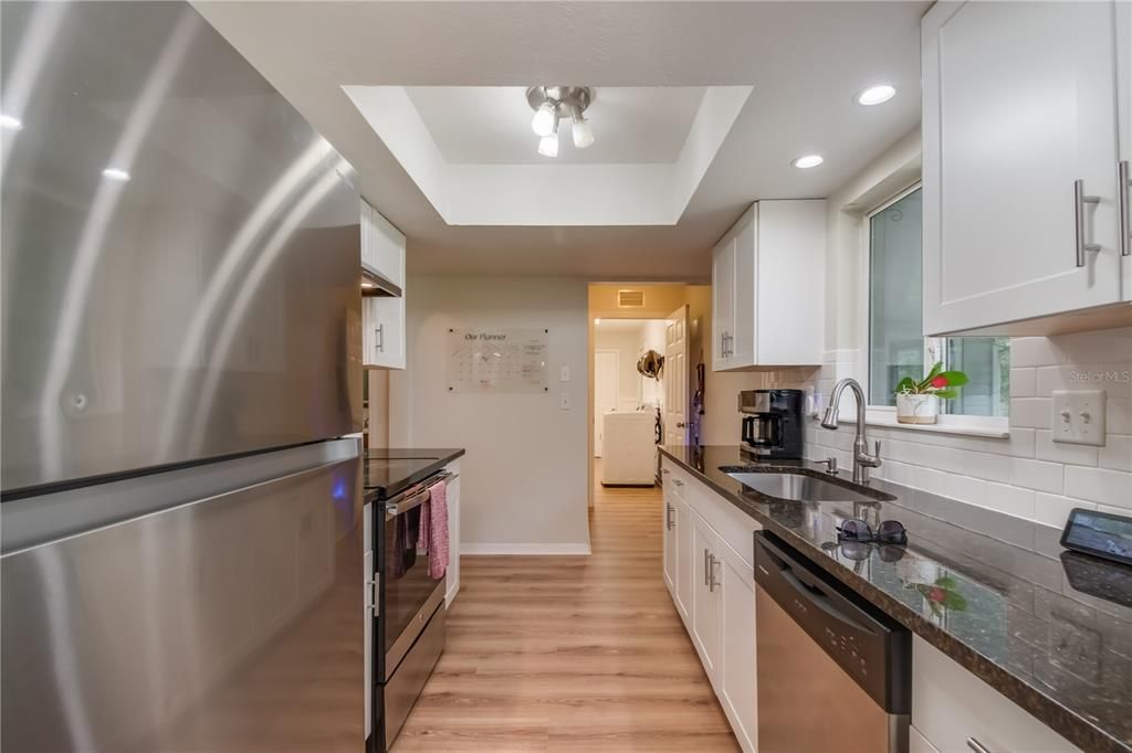 Active With Contract: $230,000 (2 beds, 2 baths, 1218 Square Feet)