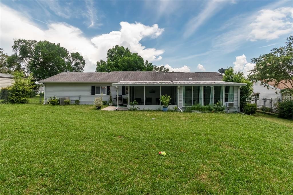 Active With Contract: $230,000 (2 beds, 2 baths, 1218 Square Feet)