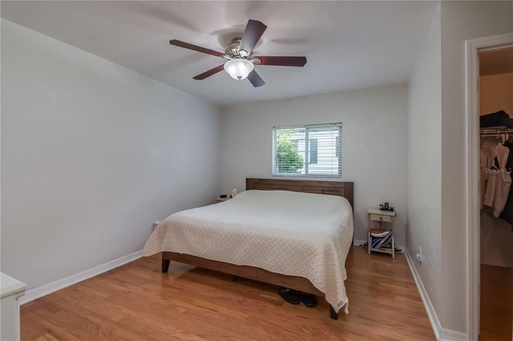 Active With Contract: $230,000 (2 beds, 2 baths, 1218 Square Feet)