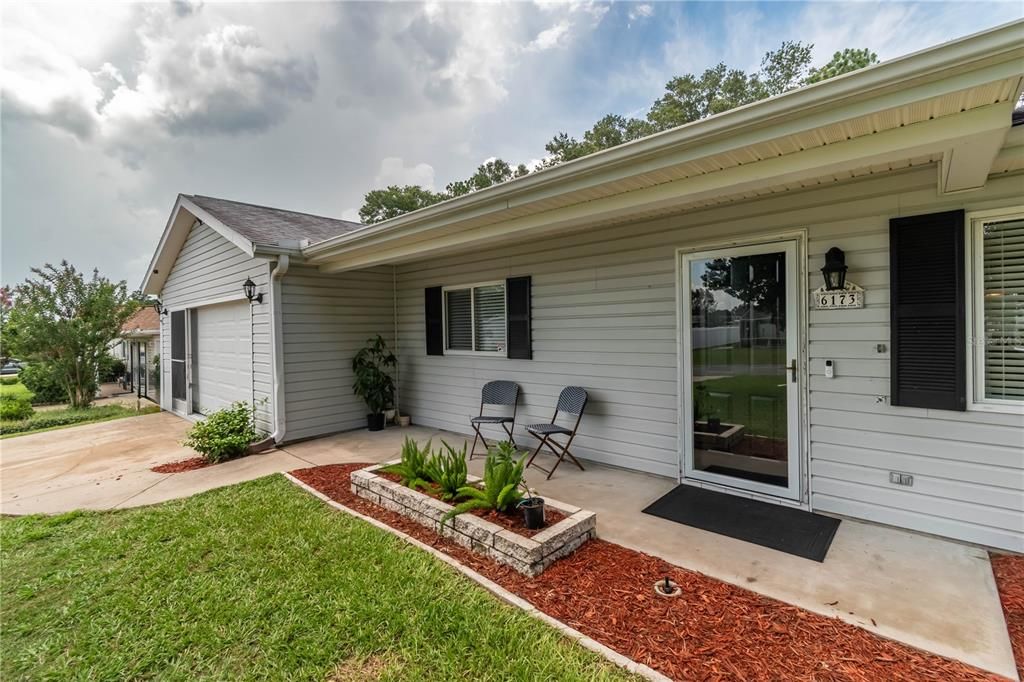 Active With Contract: $230,000 (2 beds, 2 baths, 1218 Square Feet)