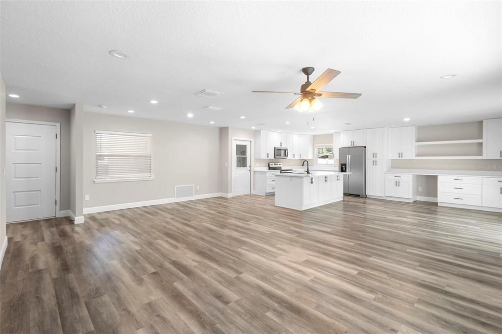 En Venta: $514,001 (4 camas, 2 baños, 1949 Pies cuadrados)