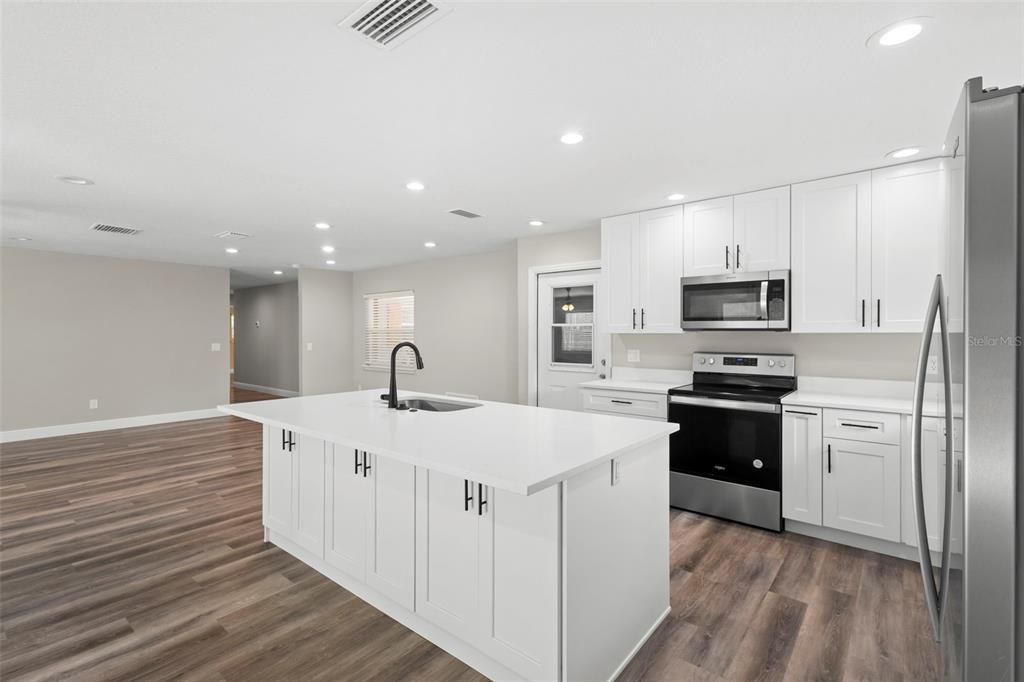 En Venta: $514,001 (4 camas, 2 baños, 1949 Pies cuadrados)