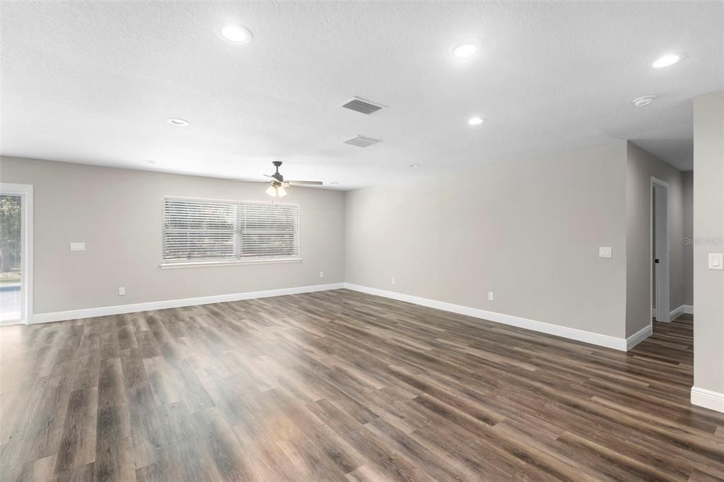 En Venta: $514,001 (4 camas, 2 baños, 1949 Pies cuadrados)