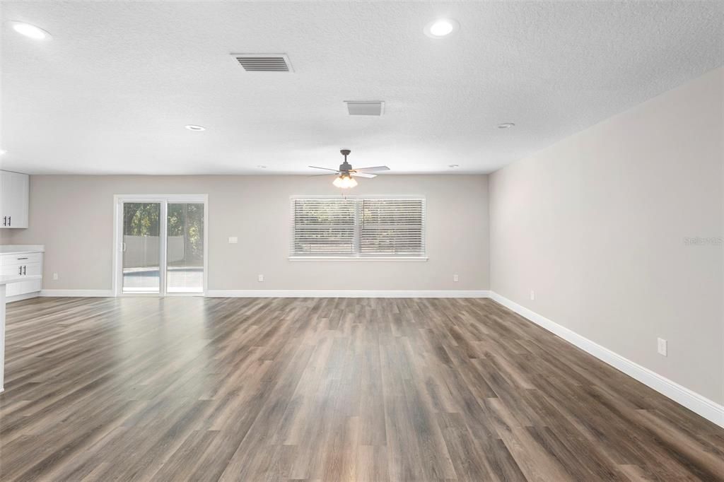 En Venta: $514,001 (4 camas, 2 baños, 1949 Pies cuadrados)