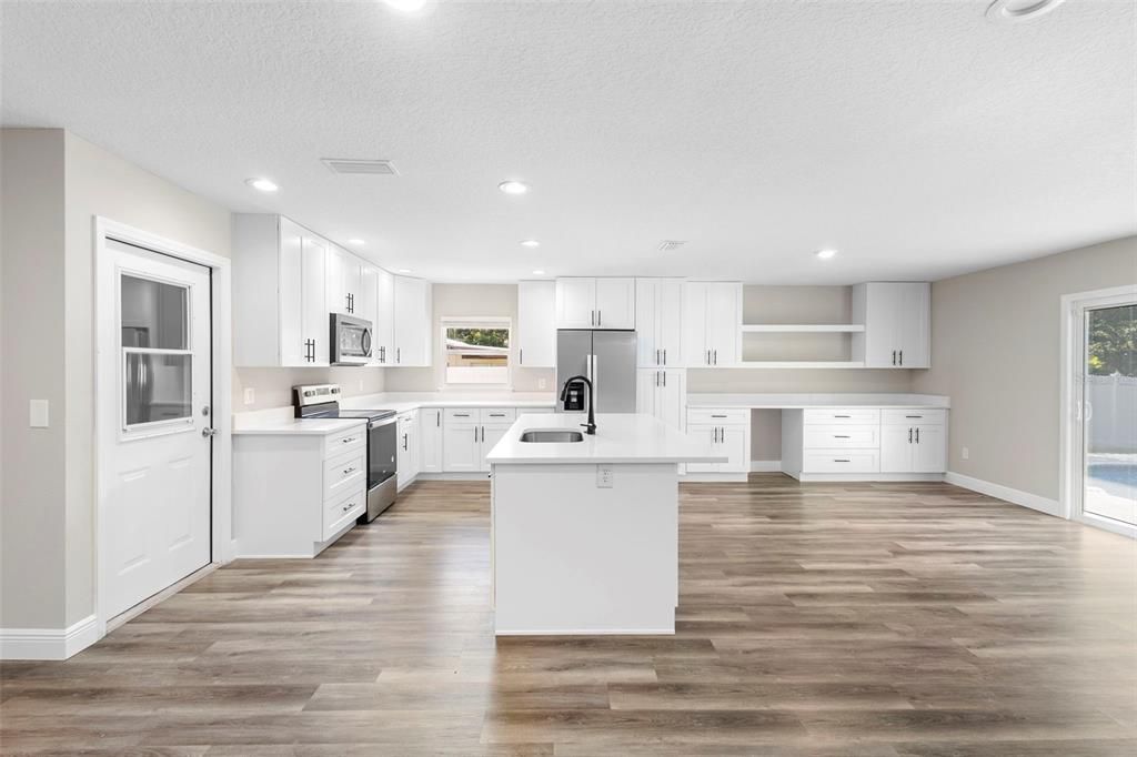 En Venta: $514,001 (4 camas, 2 baños, 1949 Pies cuadrados)