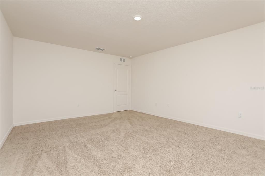 В аренду: $2,075 (5 спален, 3 ванн, 1984 Квадратных фут)