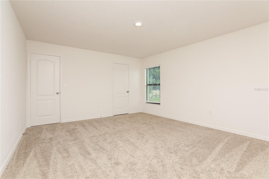 В аренду: $2,075 (5 спален, 3 ванн, 1984 Квадратных фут)