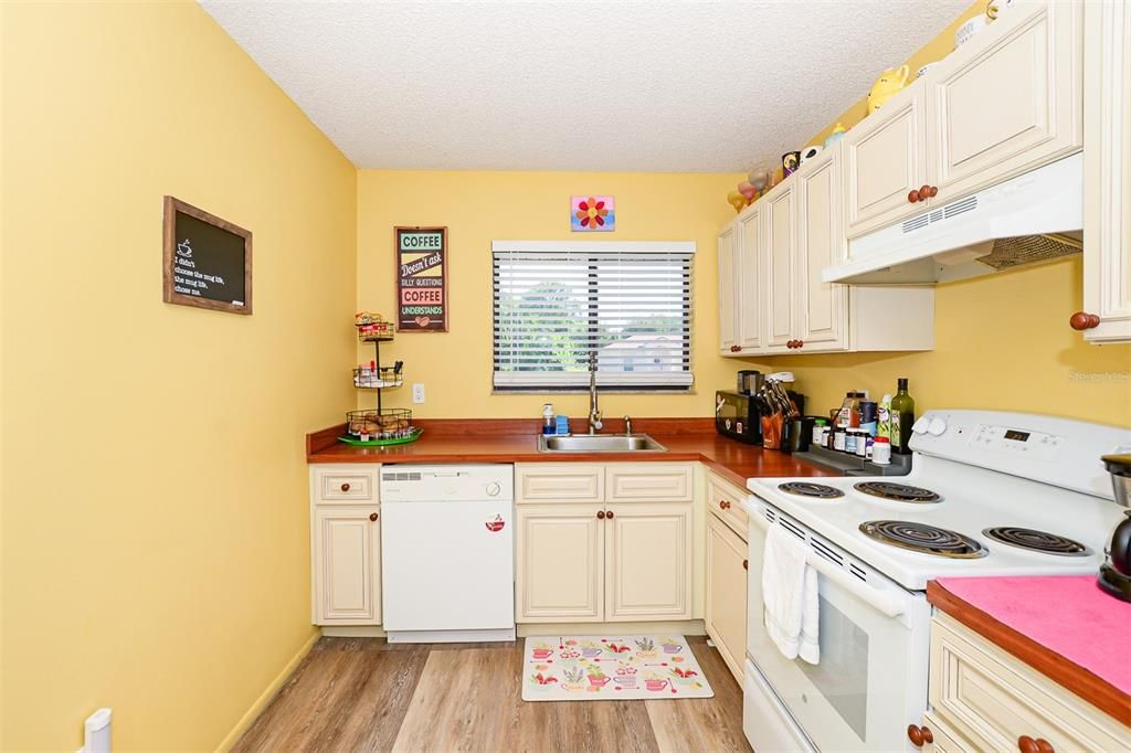En Venta: $247,500 (2 camas, 1 baños, 904 Pies cuadrados)