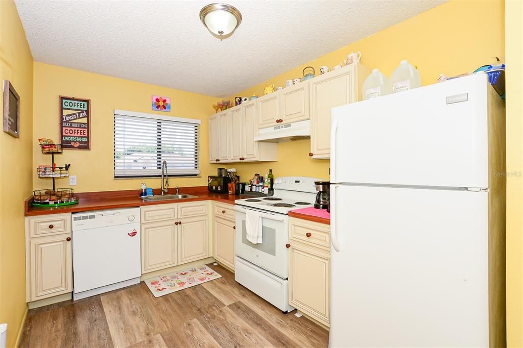 En Venta: $247,500 (2 camas, 1 baños, 904 Pies cuadrados)
