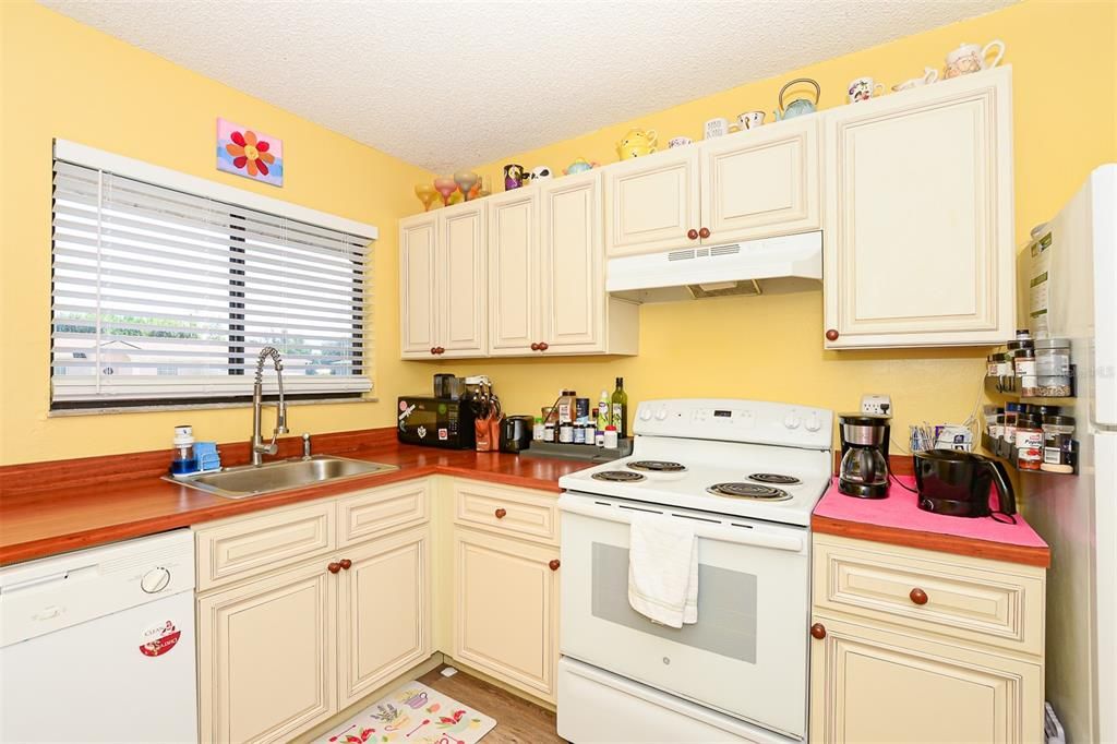 En Venta: $247,500 (2 camas, 1 baños, 904 Pies cuadrados)