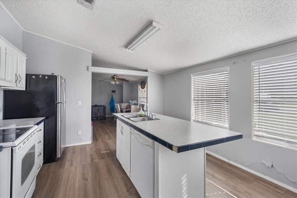 En Venta: $255,000 (3 camas, 2 baños, 1620 Pies cuadrados)