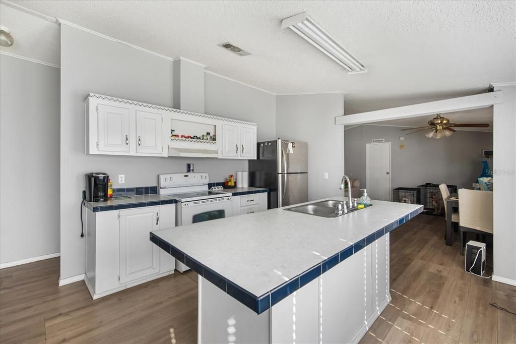 En Venta: $255,000 (3 camas, 2 baños, 1620 Pies cuadrados)