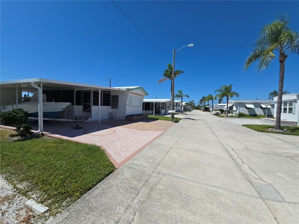 Под контрактом: $379,900 (2 спален, 2 ванн, 1188 Квадратных фут)