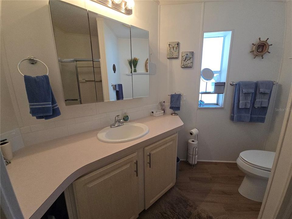 Под контрактом: $379,900 (2 спален, 2 ванн, 1188 Квадратных фут)