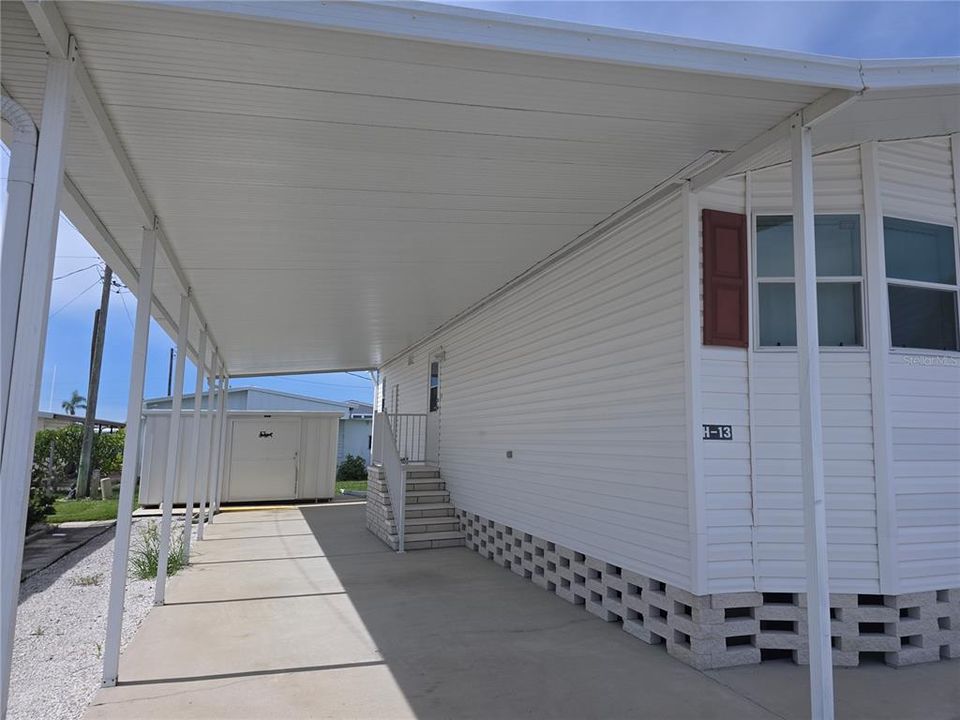 Под контрактом: $379,900 (2 спален, 2 ванн, 1188 Квадратных фут)