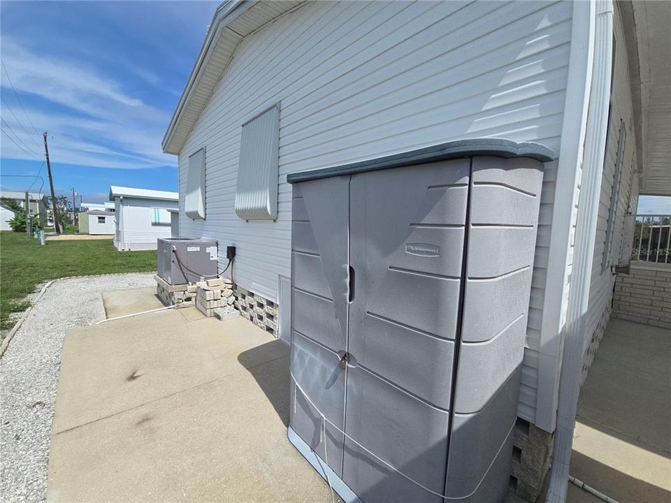 Под контрактом: $379,900 (2 спален, 2 ванн, 1188 Квадратных фут)