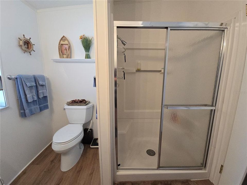 Под контрактом: $379,900 (2 спален, 2 ванн, 1188 Квадратных фут)